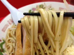 インスパイアだしニンニク入れるよ！新杉田のらーめん屋「赤ひげラーメン」