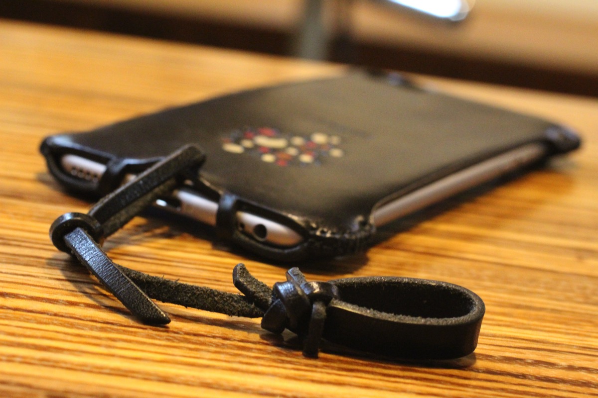 1点ものの革製品、iPhone6 Plus用abicase(アビケース)を購入して約半年経った感想